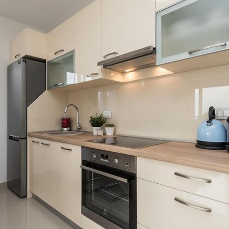 Zoran Brand New Modern Apartments มันเดร ภายนอก รูปภาพ