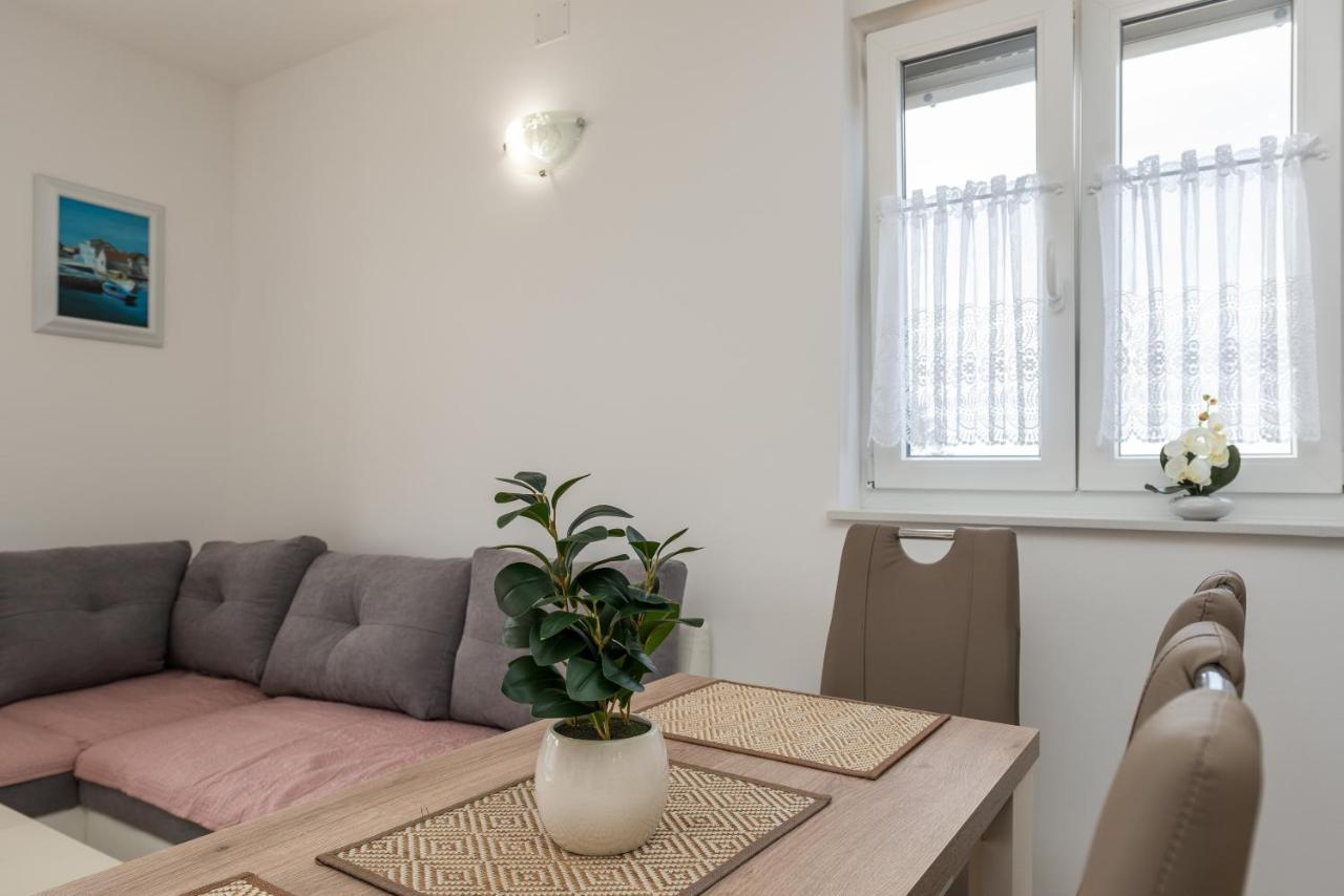 Zoran Brand New Modern Apartments มันเดร ภายนอก รูปภาพ