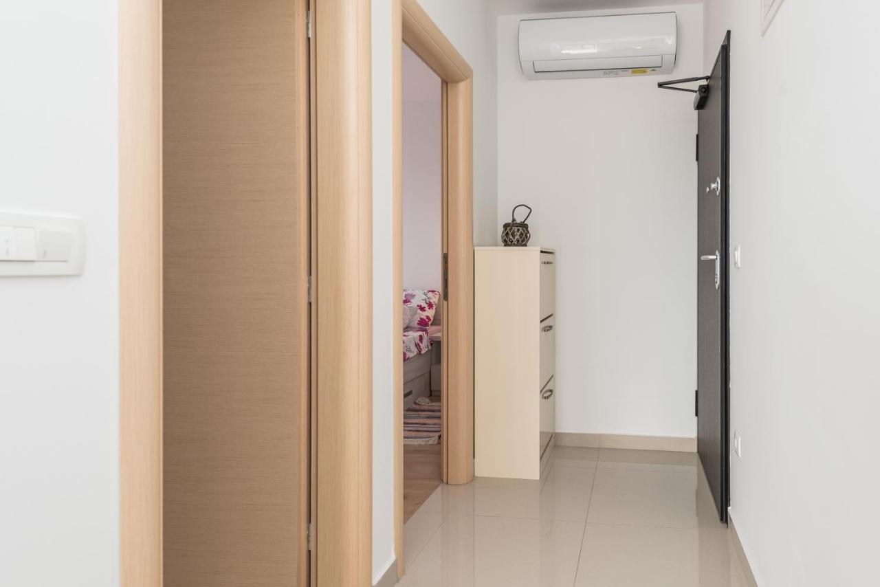 Zoran Brand New Modern Apartments มันเดร ภายนอก รูปภาพ