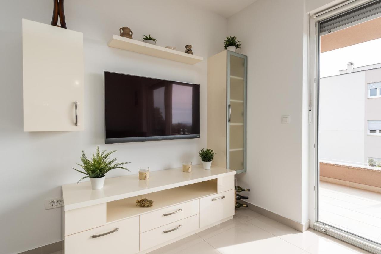 Zoran Brand New Modern Apartments มันเดร ภายนอก รูปภาพ