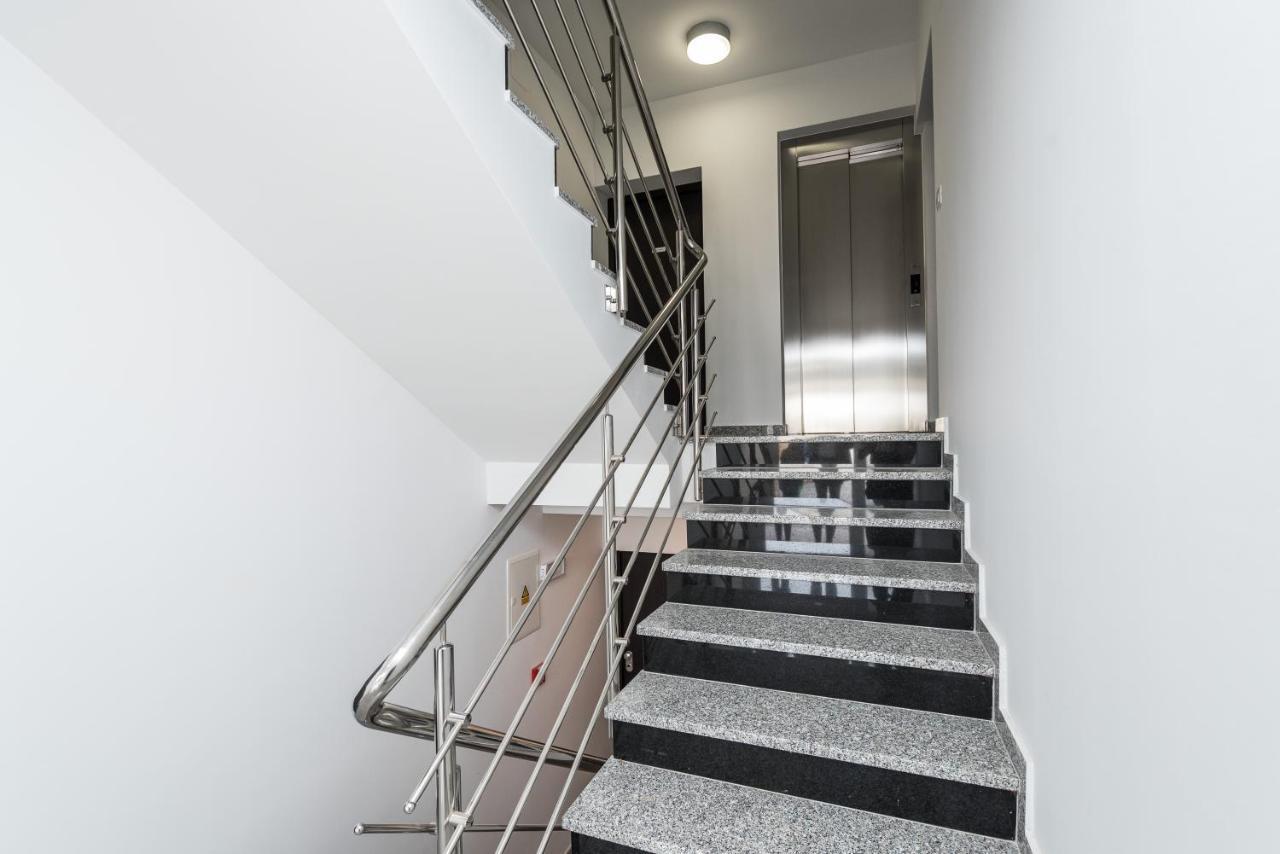 Zoran Brand New Modern Apartments มันเดร ภายนอก รูปภาพ