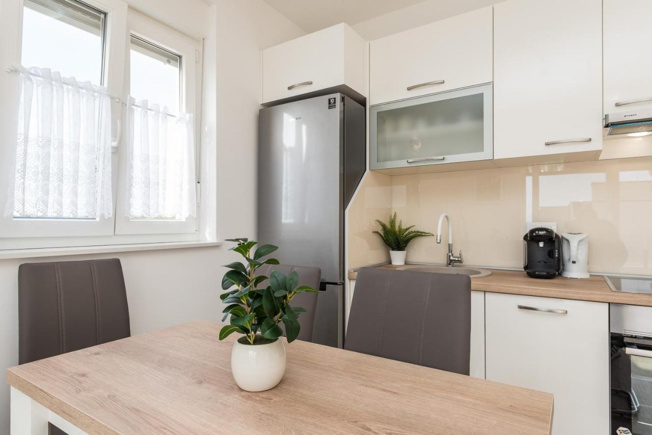 Zoran Brand New Modern Apartments มันเดร ภายนอก รูปภาพ