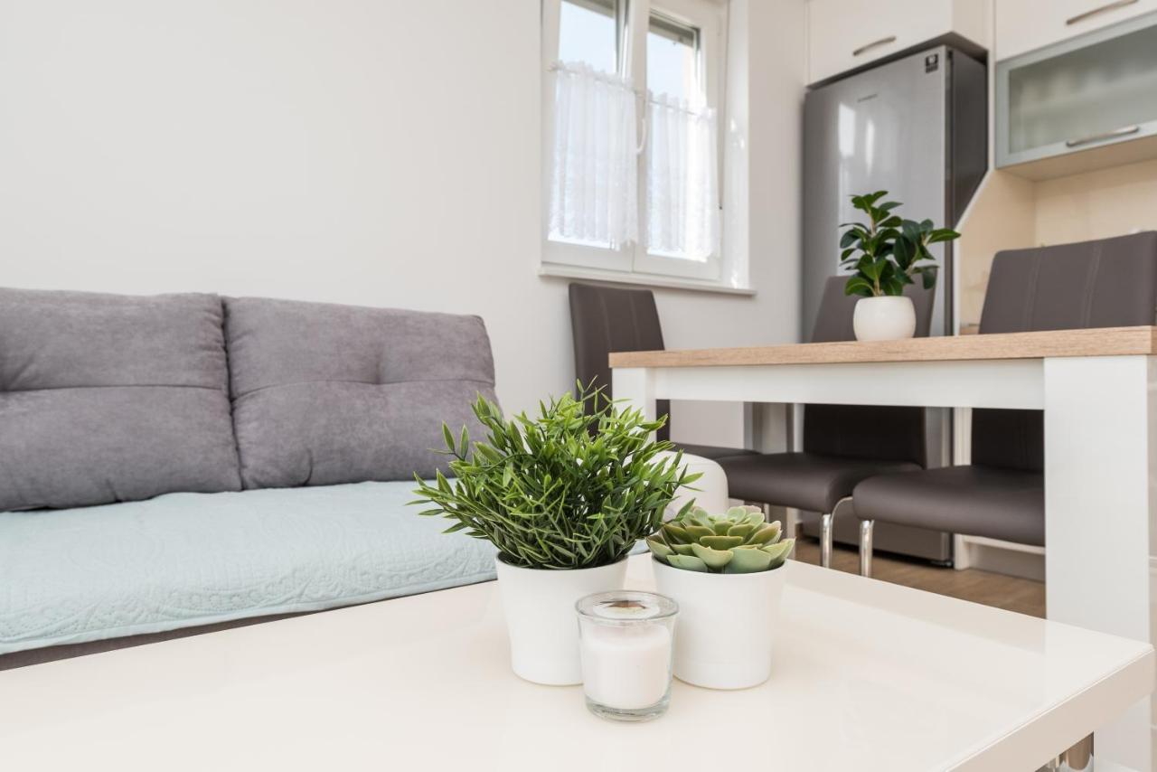 Zoran Brand New Modern Apartments มันเดร ภายนอก รูปภาพ
